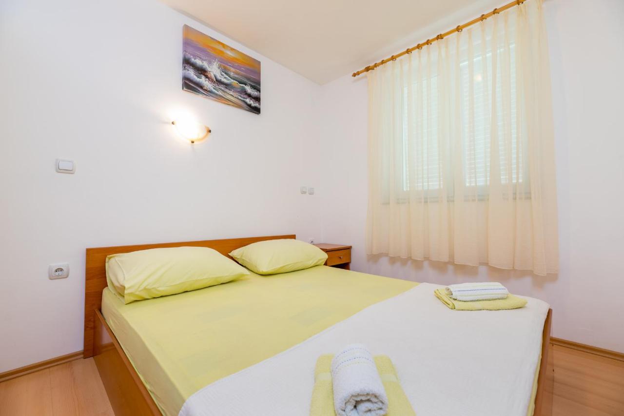 Apartments Ljubica Garden Baska  Bagian luar foto