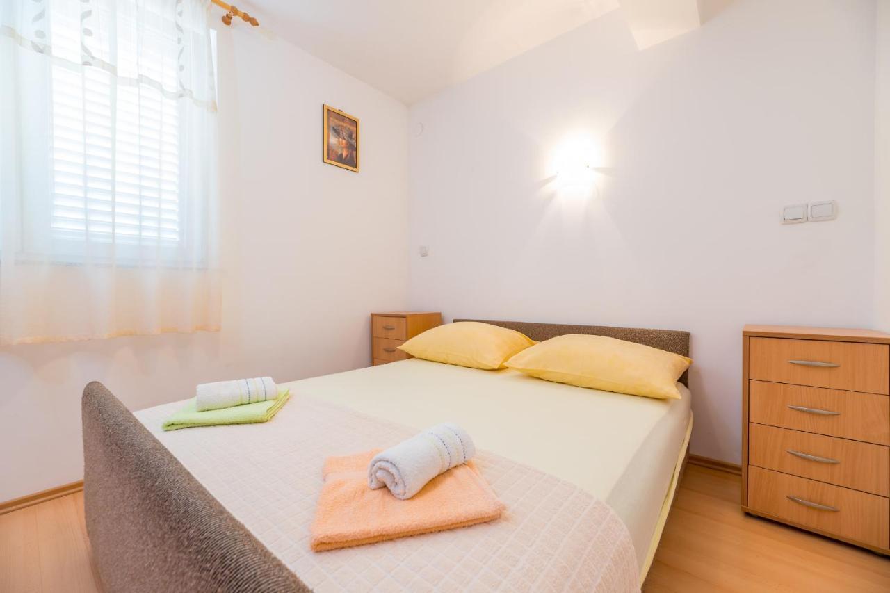Apartments Ljubica Garden Baska  Bagian luar foto