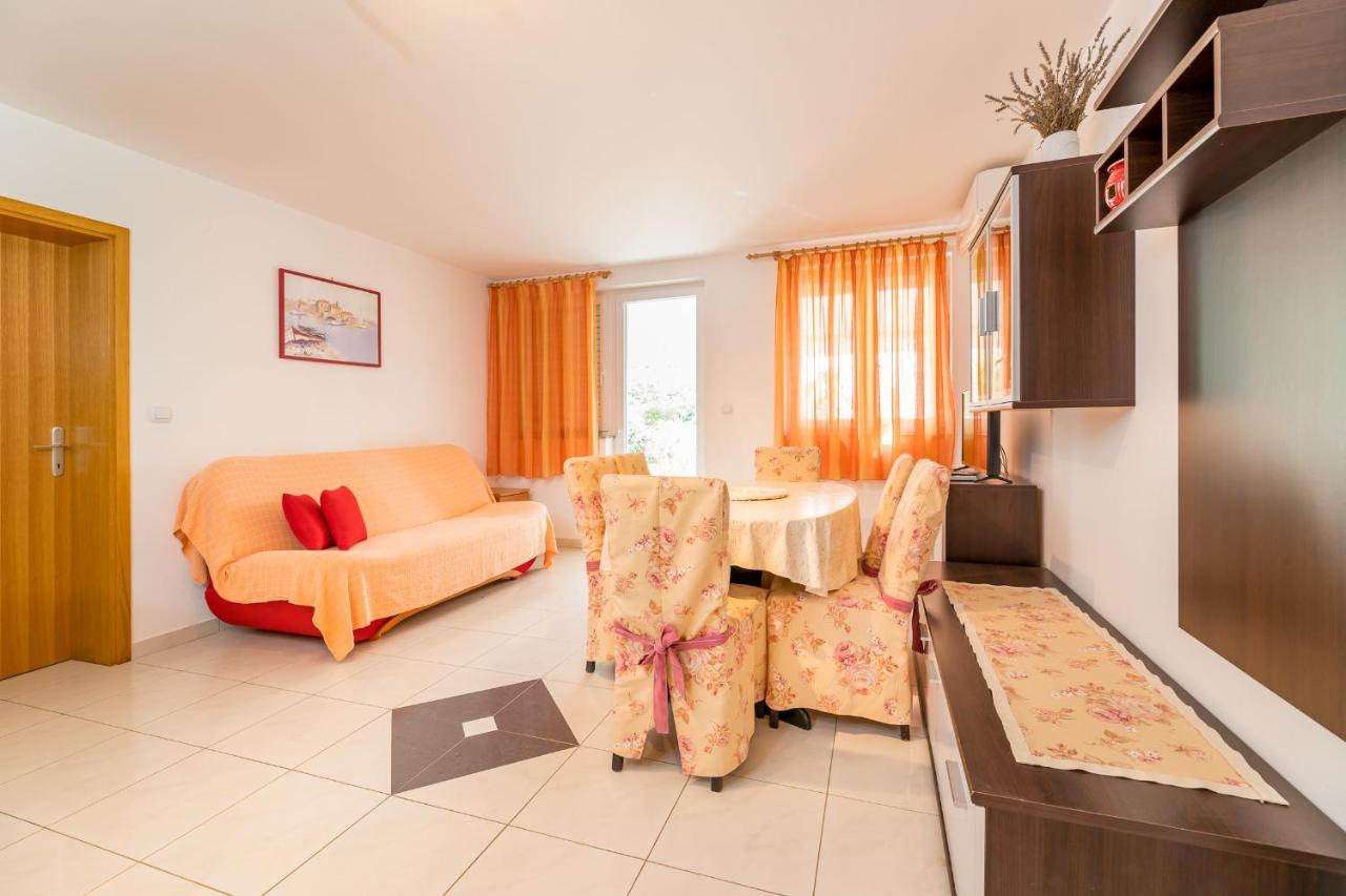 Apartments Ljubica Garden Baska  Bagian luar foto