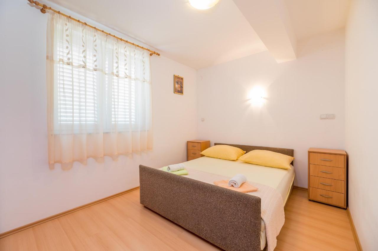 Apartments Ljubica Garden Baska  Bagian luar foto