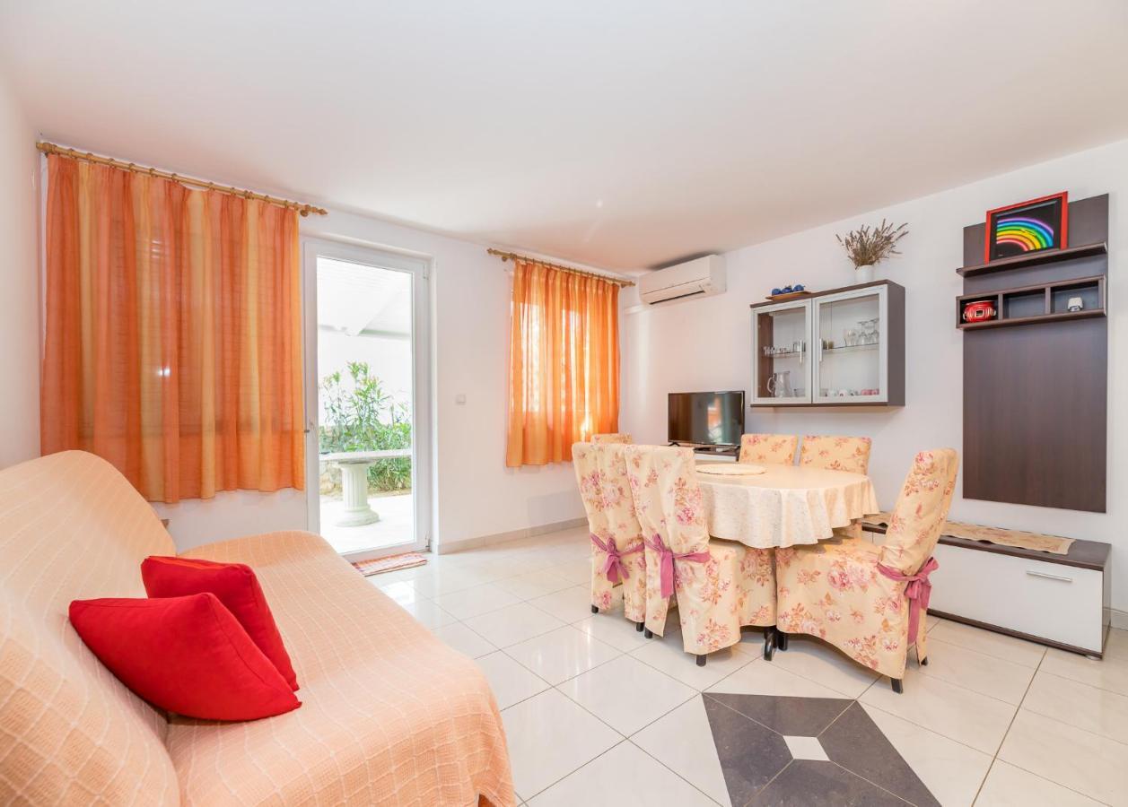 Apartments Ljubica Garden Baska  Bagian luar foto