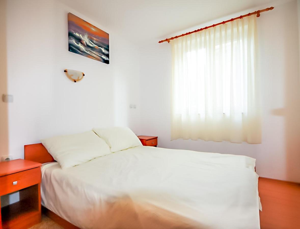 Apartments Ljubica Garden Baska  Bagian luar foto